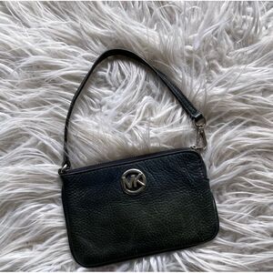 MK 💫 wristlet💫 dark navy blue